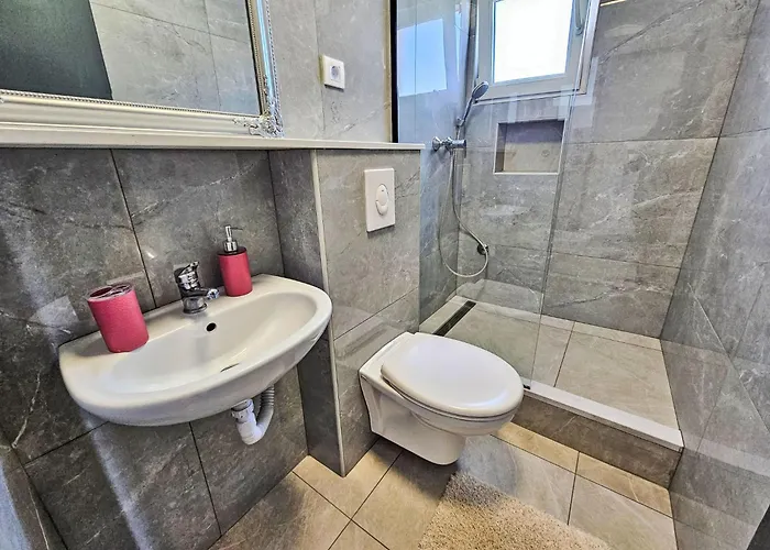 Snjezana-3 By Interhome 公寓